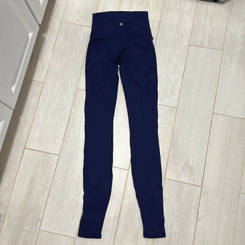Lululemon 2 navy high times mesh. Worn 2x 28” - Picture 5 of 6
